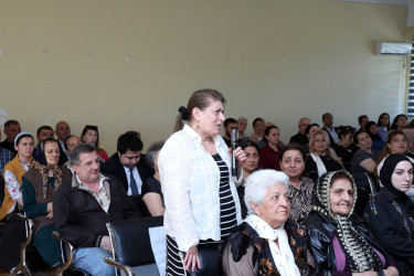 Suraxanı Rayon İcra Hakimiyyətinin başçısı Adil Əliyevin vətəndaşlarla növbəti səyyar görüşü iyunun 3-də Qaraçuxur qəsəbəsində yerləşən 275 saylı tam orta ümumtəhsil məktəbində keçirilib