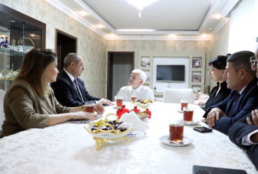 Beynəlxalq Ahıllar Günü münasibətilə Suraxanı rayonunda ahıllar ziyarət olunub.