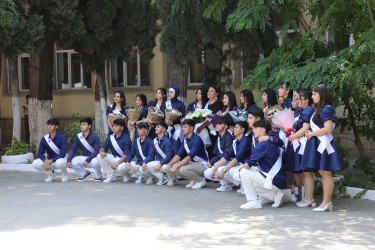 Rayon İcra Hakimiyyətinin baçşısı Adil Əliyev “Son zəng” münasibətilə məzunları təbrik edib