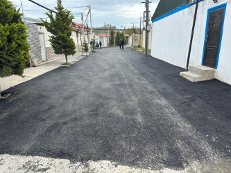 Suraxanı rayonunda abadlıq işləri geniş miqyas alaraq qəsəbələrdə təmir-bərpa işləri davam etdirilir. Rayonun yol infrastrukturunun yaxşılaşdırılması da əsas prioritet məsələlərdəndir və bu istiqamətdə tədbirlər həyata keçirilir