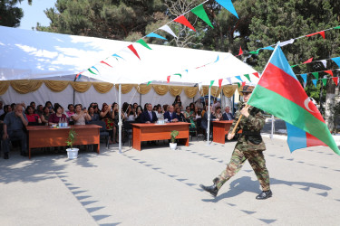 Rayon İcra Hakimiyyətinin baçşısı Adil Əliyev “Son zəng” münasibətilə məzunları təbrik edib