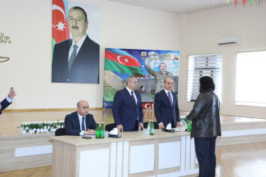 Suraxanı Rayon İcra Hakimiyyətinin başçısı Adil Əliyevin sakinlərlə növbəti səyyar görüşü Əmircan qəsəbəsində baş tutub