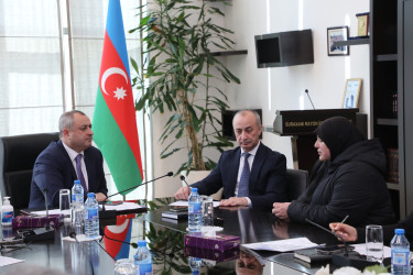 Martın 2-də Suraxanı Rayon İcra Hakimiyyətinin başçısı Adil Əliyev Rayon İcra Hakimiyyətində növbəti vətəndaş qəbulu keçirib