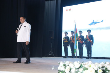 Suraxanıda “Konstitusiya və Suverenlik İli” çərçivəsində Şanlı tariximizin ən şərəfli və qürurverici səhifələrinə həkk olunmuş 8 noyabr – Zəfər gününün 5-ci ildönümü münasibətilə “Zəfər Bayrağına düzlən!” adlı vətənpərvərlik tədbiri keçirilib
