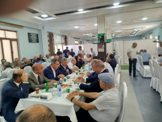 RİH başçısı Adil Əliyev, rayonun hüquq-mühafizə orqanlarının rəhbərləri və RİHB-nin müavinləri şəhid Səbuhi Orucovun atası Vahid Orucovun 3 mərasimində iştirak ediblər