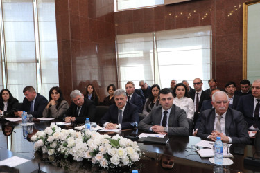 Martın 2-də Suraxanı Rayon İcra Hakimiyyətinin başçısı Adil Əliyev Rayon İcra Hakimiyyətində növbəti vətəndaş qəbulu keçirib