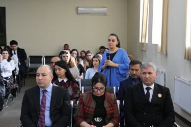 Yanvarın 7-də Suraxanı Rayon İcra Hakimiyyətinin başçısı Adil Əliyev B.Qulamoğlu adına 285 nömrəli tam orta ümumtəhsil məktəbdə Qaraçuxur qəsəbə sakinləri ilə görüşüb