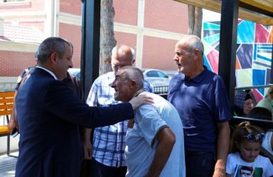 “Şəhərsalma və Memarlıq İli” çərçivəsində Suraxanı Rayon İcra Hakimiyyəti tərəfindən rayon ərazisində həyata keçirilən genişmiqyaslı abadlıq-quruculuq tədbirləri davam edərək Yeni Suraxanı qəsəbəsində də əsaslı yenidənqurma işləri aparılıb