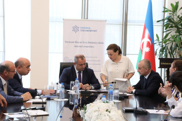 Sentyabrın 1-də Suraxanı Rayon İcra Hakimiyyətinin başçısı Adil Əliyev Rayon İcra Hakimiyyətində növbəti vətəndaş qəbulu keçirib