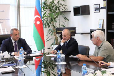 Sentyabrın 1-də Suraxanı Rayon İcra Hakimiyyətinin başçısı Adil Əliyev Rayon İcra Hakimiyyətində növbəti vətəndaş qəbulu keçirib