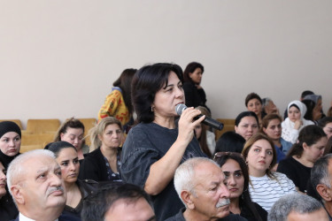 Sentyabrın 17-də Suraxanı Rayon İcra Hakimiyyətinin başçısı Adil Əliyev Yeni Suraxanı qəsəbəsində yerləşən 89 saylı tam orta məktəbdə sakinlərlə səyyar görüş keçirib