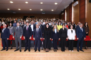 Suraxanıda “Heydər Əliyev və Azərbaycan tarixi” referat-yazı müsabiqəsinin rayon mərhələsinin yekunlarına həsr olunmuş elmi-praktik konfrans keçirilib