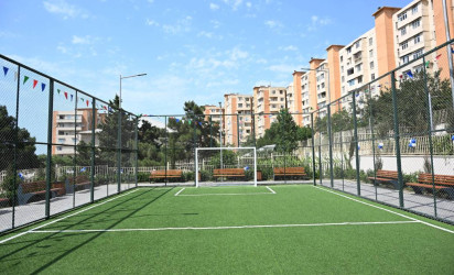 “Bizim həyət” layihəsi çərçivəsində yenilənmiş növbəti həyət sakinlərin istifadəsinə verilib