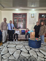 “İnsan Hüquqları Aylığı” çərçivəsində Suraxanı rayon İcra Hakimiyyətinin təşəbbüsü ilə qəsəbə bələdiyyələrində yaradılmış “Gender məsələləri və məişət zorakılığı ilə mübarizəyə dair komissiya” tərəfindən “1 İyun –Uşaqların Beynəlxalq Müdafiəsi Günü” münasibətilə aztəminatlı ailələrin xüsusi qayğıya ehtiyacı olan uşaqları ziyarət olunub və onlara hədiyyələr təqdim edilib