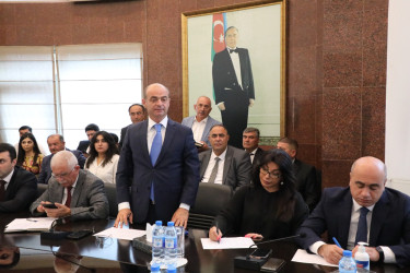 Sentyabrın 8-də Suraxanı Rayon İcra Hakimiyyətinin başçısı Adil Əliyev Rayon İcra Hakimiyyətində növbəti vətəndaş qəbulu keçirib