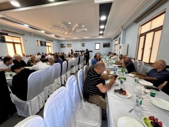 RİH başçısı Adil Əliyev, rayonun hüquq-mühafizə orqanlarının rəhbərləri və RİHB-nin müavinləri şəhid Səbuhi Orucovun atası Vahid Orucovun 3 mərasimində iştirak ediblər