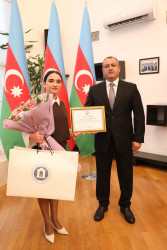 Suraxanı Rayon İcra Hakimiyyətinin təşkilatçılığı ilə “5 oktyabr – Beynəlxalq müəllimlər günü”nə həsr olunmuş tədbir keçirilib.