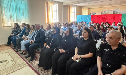 Suraxanı rayon İcra Hakimiyyətinin təşəbbüsü,  Yeni Suraxanı  bələdiyyəsində “Gender məsələləri və məişət zorakılığı ilə mübarizəyə dair komissiyası”nın və 316 nömrəli tam orta ümumtəhsil məktəbinin birgə təşkilatçılığı ilə “Sosial fobiya,sosial asılılıq,onlayn risklər" mövzusunda maarifləndirici tədbir keçirilib