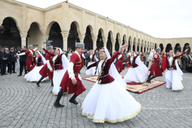 Baharın gəlişinin carçısı olan Novruz bayramı Suraxanı rayonunda böyük izdihamla qeyd olunub. Martın 17-də “Atəşgah məbədi” Dövlət Tarix-Memarlıq Qoruğunda Suraxanı Rayon İcra Hakimiyyətinin təşkilatçılığı ilə “Şəhərsalma və Memarlıq İli” çərçivəsində “Baharın memarlıq izi” adlı Novruz Festivalı keçirilib