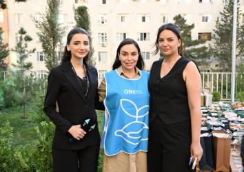 “Bizim həyət” layihəsi çərçivəsində yenilənmiş növbəti həyət sakinlərin istifadəsinə verilib