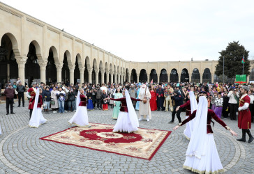 Baharın gəlişinin carçısı olan Novruz bayramı Suraxanı rayonunda böyük izdihamla qeyd olunub. Martın 17-də “Atəşgah məbədi” Dövlət Tarix-Memarlıq Qoruğunda Suraxanı Rayon İcra Hakimiyyətinin təşkilatçılığı ilə “Şəhərsalma və Memarlıq İli” çərçivəsində “Baharın memarlıq izi” adlı Novruz Festivalı keçirilib