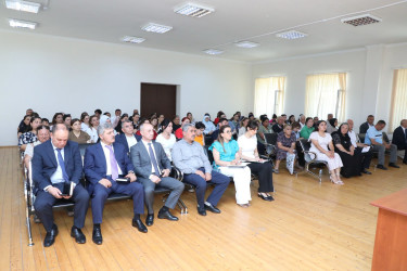 İyulun 15-də Suraxanı Rayon İcra Hakimiyyətinin başçısı Adil Əliyevin vətəndaşlarla növbəti səyyar görüşü Yeni Suraxanı qəsəbəsi, 85 nömrəli tam orta ümumtəhsil məktəbində keçirilib