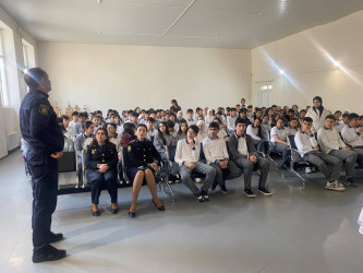 Suraxanı rayonunda növbəti dəfə "Narkomaniyaya qarşı mübarizə" və "Erkən nikaha qarşı mübarizə" mövzularında maarifləndirici tədbirlər 226 №-li tam orta məktəbdə keçirilib