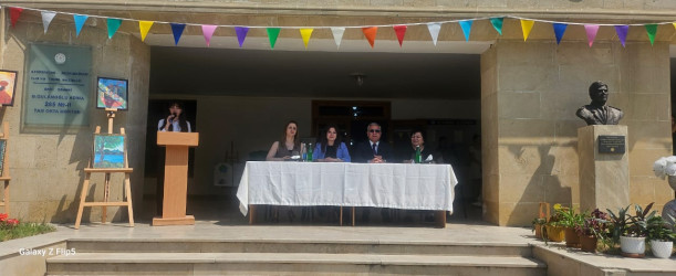 Rayon İcra Hakimiyyətinin baçşısı Adil Əliyev “Son zəng” münasibətilə məzunları təbrik edib