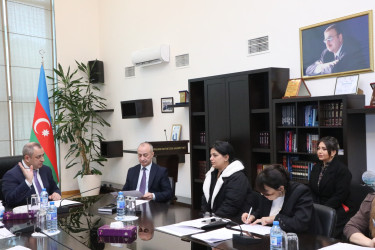 Fevralın 16-da Suraxanı Rayon İcra Hakimiyyətinin başçısı Adil Əliyev Rayon İcra Hakimiyyətində növbəti vətəndaş qəbulu keçirib