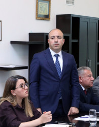 İyunun 22-də Suraxanı Rayon İcra Hakimiyyətinin başçısı Adil Əliyev Rayon İcra Hakimiyyətində növbəti vətəndaş qəbulu keçirib