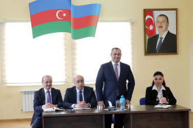 Suraxanı Rayon İcra Hakimiyyətinin başçısı Adil Əliyevin vətəndaşlarla növbəti səyyar görüşü martın11-də Bülbülə qəsəbəsində yerləşən 140 saylı tam orta ümumtəhsil məktəbində keçirilib