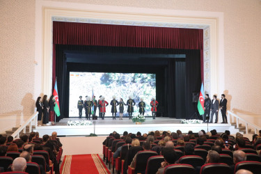 Suraxanıda “Konstitusiya və Suverenlik İli” çərçivəsində Şanlı tariximizin ən şərəfli və qürurverici səhifələrinə həkk olunmuş 8 noyabr – Zəfər gününün 5-ci ildönümü münasibətilə “Zəfər Bayrağına düzlən!” adlı vətənpərvərlik tədbiri keçirilib