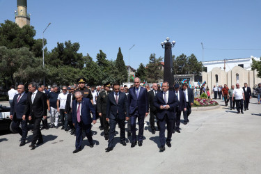 “Şəhərsalma və Memarlıq İli” çərçivəsində Suraxanı Rayon İcra Hakimiyyəti tərəfindən rayon ərazisində həyata keçirilən genişmiqyaslı abadlıq-quruculuq tədbirləri davam edərək Yeni Suraxanı qəsəbəsində də əsaslı yenidənqurma işləri aparılıb
