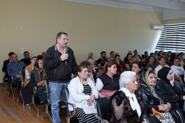 Suraxanı Rayon İcra Hakimiyyətinin başçısı Adil Əliyevin vətəndaşlarla növbəti səyyar görüşü iyunun 3-də Qaraçuxur qəsəbəsində yerləşən 275 saylı tam orta ümumtəhsil məktəbində keçirilib