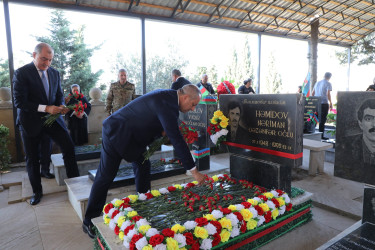 27 sentyabr – Anım günü ərəfəsində Suraxanı rayonunda şəhid məzarları ziyarət edilir