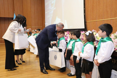 Sentyabrın 11-də Suraxanıda 600-dən yuxarı bal toplayan məzunlarla görüş keçirildi