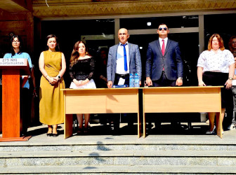 Rayon İcra Hakimiyyətinin baçşısı Adil Əliyev “Son zəng” münasibətilə məzunları təbrik edib