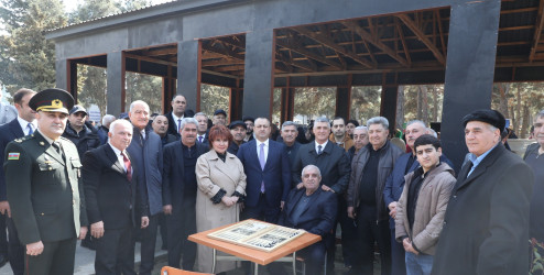 “Şəhərsalma və Memarlıq İli”  çərçivəsində Suraxanı rayonu, Əmircan qəsəbəsində salınan yeni park martın 19-da bayramlar ərəfəsində sakinlərin istifadəsinə verilib