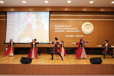 Sentyabrın 11-də Suraxanıda 600-dən yuxarı bal toplayan məzunlarla görüş keçirildi