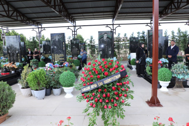 27 sentyabr – Anım günü ərəfəsində Suraxanı rayonunda şəhid məzarları ziyarət edilir