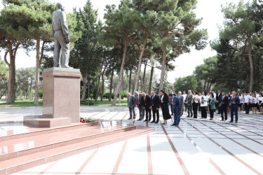 Sentyabrın 11-də Suraxanıda 600-dən yuxarı bal toplayan məzunlarla görüş keçirildi