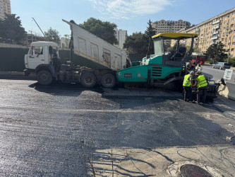 Suraxanı rayonunda abadlıq işləri geniş miqyas alaraq qəsəbələrdə təmir işləri davam etdirilir. Rayonun yol infrastrukturunun yaxşılaşdırılması da əsas prioritet məsələlərdəndir və bu istiqamətdə tədbirlər həyata keçirilir