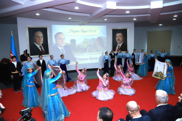 Bakı Şəhəri üzrə Təhsil İdarəsi və Suraxanı Rayon İcra Hakimiyyəti tərəfindən ümumi təhsil müəssisələrinin XI sinif şagirdlərinin iştirakı ilə Heydər Əliyev irsinin öyrədilməsi dərslərinə həsr olunmuş “Naxçıvan– Diyarım mənim” adlı tədbir keçirilib