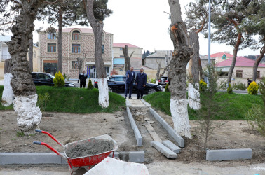 Suraxanı Rayon İcra Hakimiyyətinin başçısı Adil Əliyev Hövsan və Qaraçuxur qəsəbələrində aparılan genişmiqyaslı abadlıq-quruculuq işlərinin gedişatı ilə tanış olub