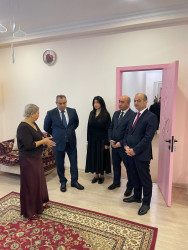 31 Dekabr - Dünya Azərbaycanlılarının Həmrəyliyi Günü və Yeni il bayramı münasibətilə Suraxanı Rayon İcra Hakimiyyətinin başçısı Adil Əliyev və müavinləri "Azərbaycan Uşaqları" İctimai Birliyinin nəzdində 2007-ci ildən fəaliyyət göstərən Uşaq Sığınacağı - Reinteqrasiya Mərkəzinin sakinlərini ziyarət ediblər