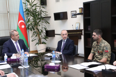 Fevralın 16-da Suraxanı Rayon İcra Hakimiyyətinin başçısı Adil Əliyev Rayon İcra Hakimiyyətində növbəti vətəndaş qəbulu keçirib