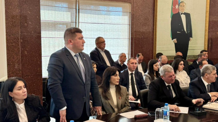 Martın 2-də Suraxanı Rayon İcra Hakimiyyətinin başçısı Adil Əliyev Rayon İcra Hakimiyyətində növbəti vətəndaş qəbulu keçirib