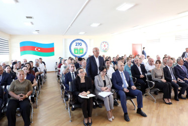 Sentyabrın 23-də Suraxanı Rayon İcra Hakimiyyətinin başçısı Adil Əliyevin vətəndaşlarla növbəti səyyar görüşü Hövsan qəsəbəsində yerləşən 270 nömrəli tam orta ümumtəhsil məktəbində keçirilib