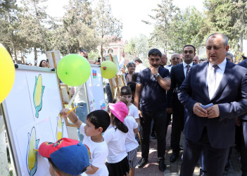 “Şəhərsalma və Memarlıq İli” çərçivəsində Suraxanı Rayon İcra Hakimiyyəti tərəfindən rayon ərazisində həyata keçirilən genişmiqyaslı abadlıq-quruculuq tədbirləri davam edərək Yeni Suraxanı qəsəbəsində də əsaslı yenidənqurma işləri aparılıb