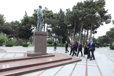 Bakı Şəhəri üzrə Təhsil İdarəsi və Suraxanı Rayon İcra Hakimiyyəti tərəfindən ümumi təhsil müəssisələrinin XI sinif şagirdlərinin iştirakı ilə Heydər Əliyev irsinin öyrədilməsi dərslərinə həsr olunmuş “Naxçıvan– Diyarım mənim” adlı tədbir keçirilib